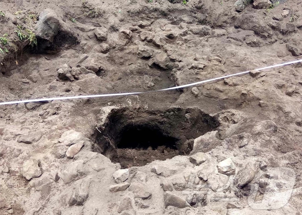 (평양 노동신문=뉴스1) = 북한 노동당 기관지 노동신문은 24일 김일성종합대학 역사학부 연구집단이 백두산 일대 역사유적 조사·발굴 사업을 심화시켰다고 보도했다. 이들은 러시아 노 …