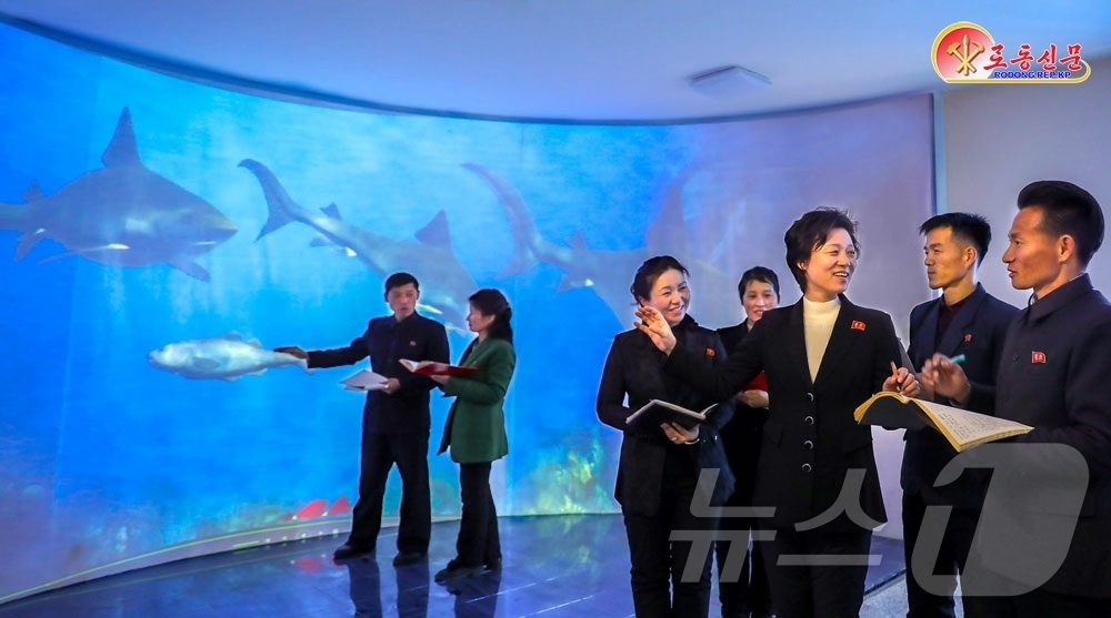 (평양 노동신문=뉴스1) = 북한 노동당 기관지 노동신문은 24일 최희숙함흥교원대학의 교원들이 새 교수방법을 탐구하기 위해 서로의 지혜를 합쳐가고 있다고 선전했다. [국내에서만 사 …