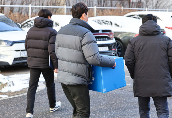 경찰, '공천헌금 의혹' 김경 주거지 등 5곳 압수수색