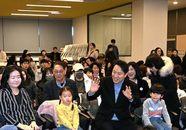 [동정] 오세훈, 미리내집 1호 가족들과 '서울패밀리데이' 참석