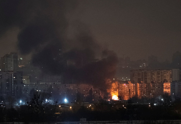 우크라 동남부 광부 통근 버스에 러시아 드론 공격 12명 사망