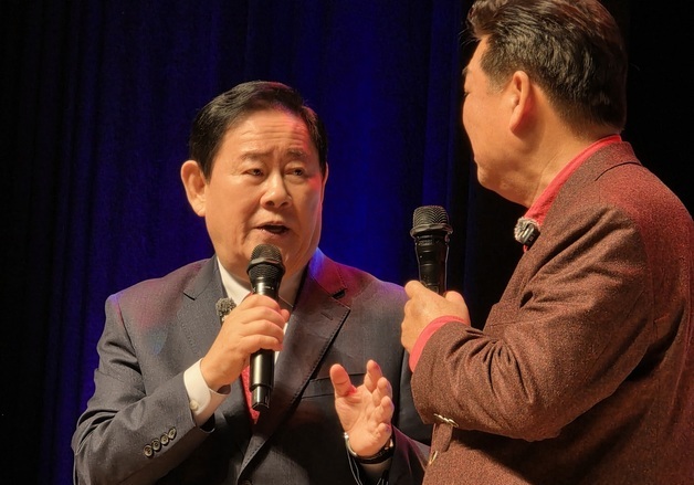 최경환 "탄핵서 박근혜 못 지켜 늘 '죄인'이라 생각…평생 빚"