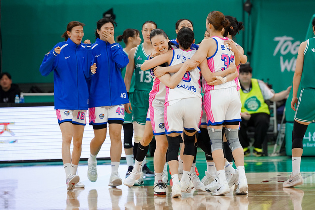 여자농구 삼성생명, 하나은행 7연승 저지…우리은행 승률 5할(종합)