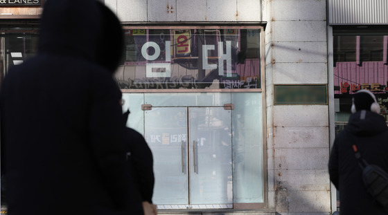 경기 보강책에도 폐업 러시…자영업 5년 만에 최대 감소