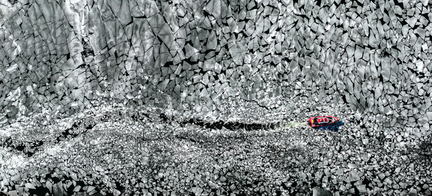 출동로 확보 작업하는 119 광나루수난구조대