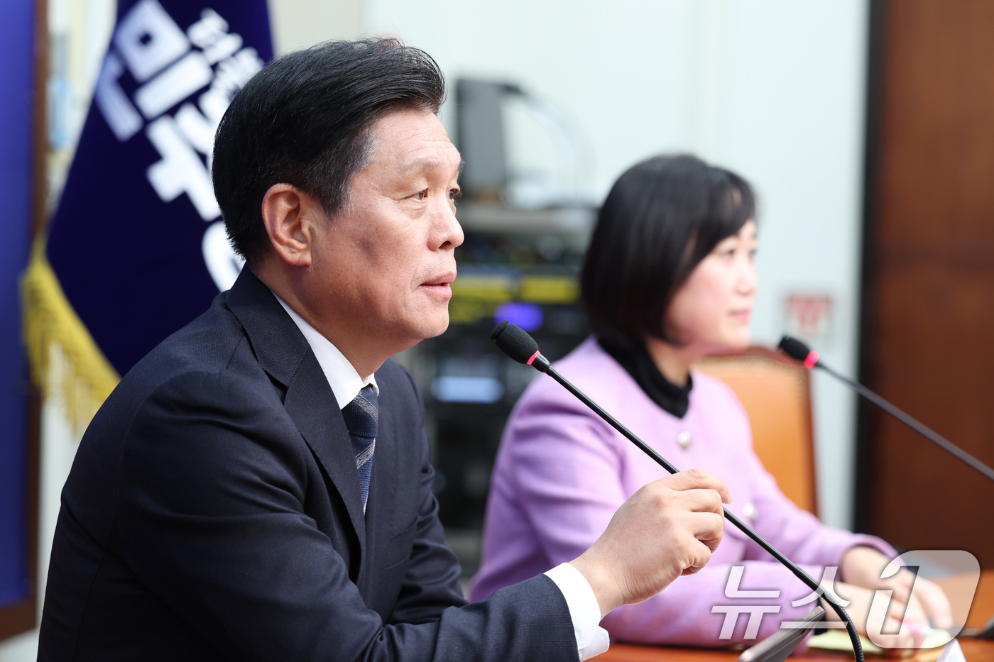 (서울=뉴스1) 신웅수 기자 = 조승래 더불어민주당 사무총장이 25일 서울 여의도 국회에서 현안 기자간담회를 하고 있다. 2026.1.25/뉴스1