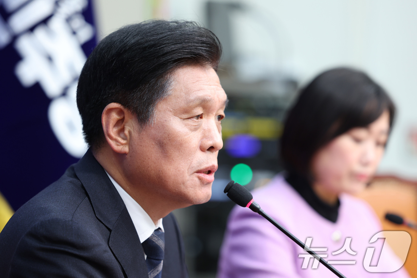 (서울=뉴스1) 신웅수 기자 = 조승래 더불어민주당 사무총장이 25일 서울 여의도 국회에서 현안 기자간담회를 하고 있다. 2026.1.25/뉴스1