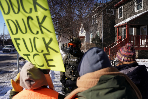 3주 만에 또 민간인 총격 사망에 美 곳곳서 시위…"ICE 나가라"