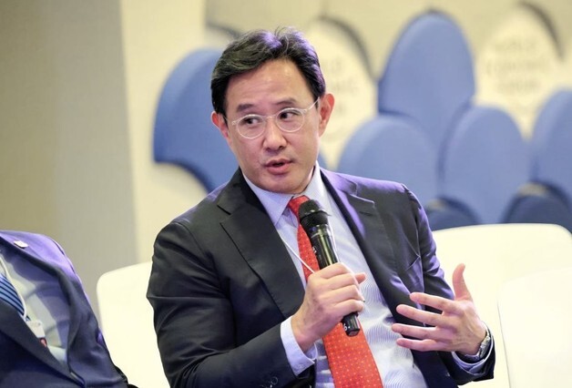 최윤범 고려아연 회장, 다보스포럼서 '핵심 광물 공급망' 방향성 제시