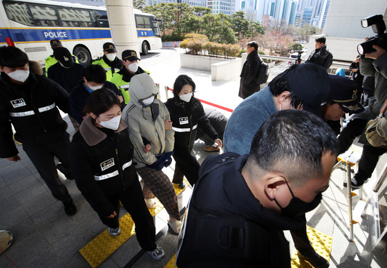 캄보디아 강제 송환 73명 중 55명 구속…17명 오후 구속심사