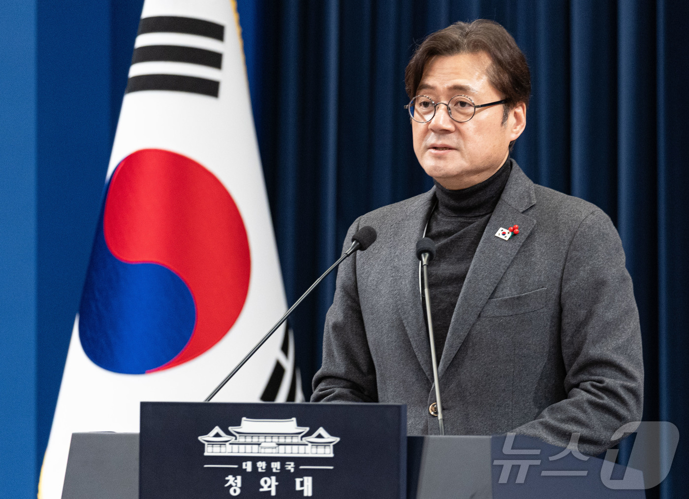 (서울=뉴스1) 이재명 기자 = 홍익표 정무수석이 25일 청와대 춘추관에서 현안 관련 브리핑을 하고 있다.홍 정무수석은 브리핑을 통해 "이재명 대통령은 이혜훈 기획예산처 장관 후보 …