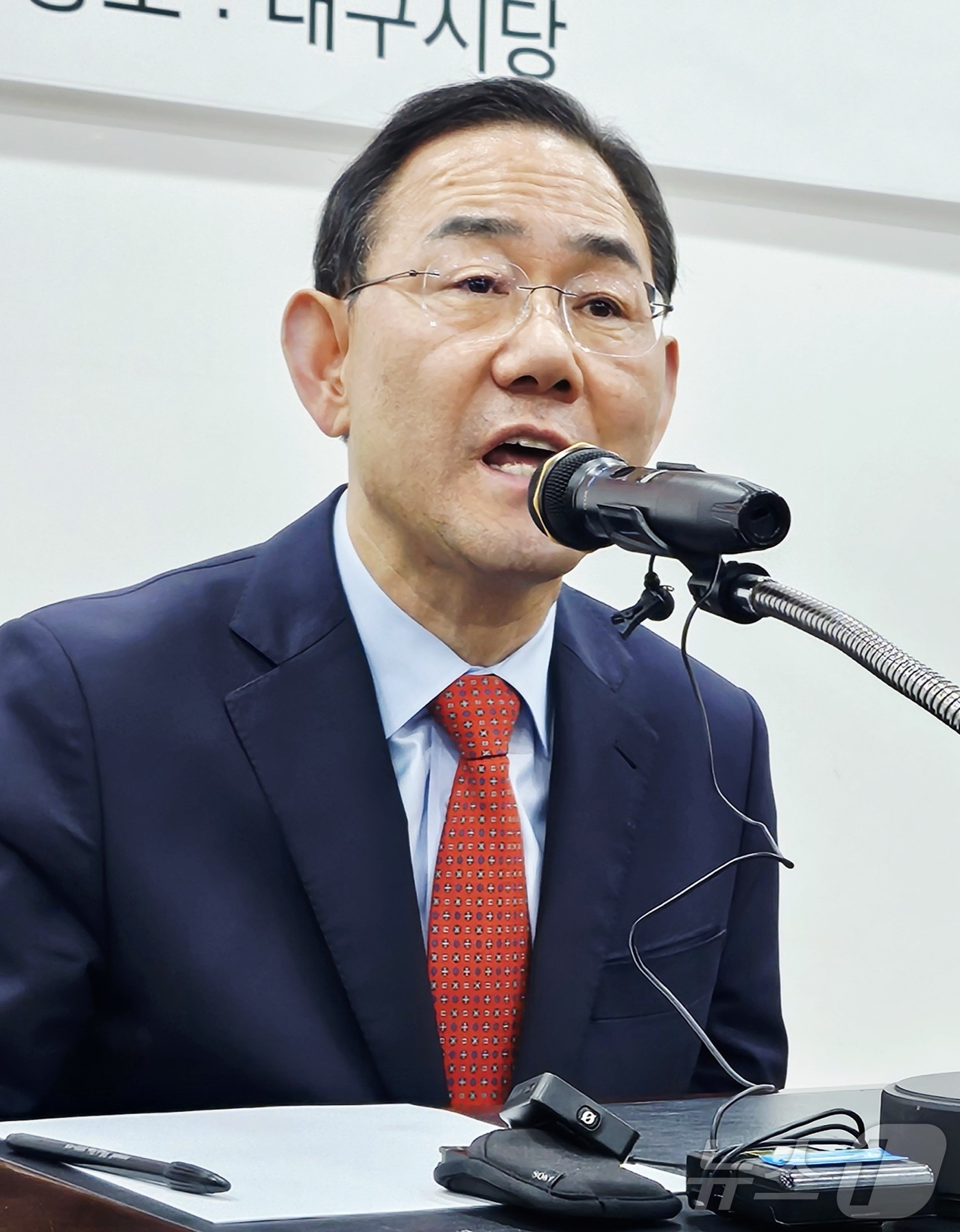 (대구=뉴스1) 남승렬 기자 = 주호영 국회 부의장(60·국민의힘·대구 수성구갑)이 25일 대구 수성구 국민의힘 대구시당에서 기자간담회를 열고, 6·3 지방선거 대구시장 출마와 관 …