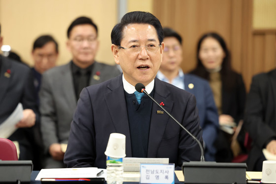 발언하는 김영록 전남지사