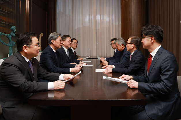 경제8단체 "조건 無 배임죄 전면 개편…합병 중 취득 자사주, 소각 제외"