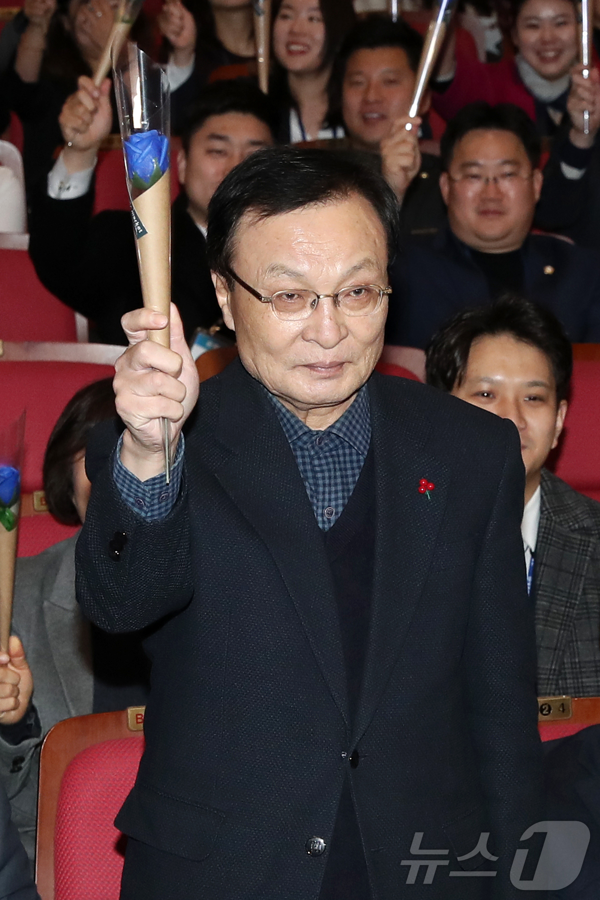 (서울=뉴스1) = 베트남 출장 중 심근경색으로 위중한 상태에 빠졌던 이해찬 민주평화통일자문회의 수석부의장이 25일 베트남 호찌민에서 향년 73세를 일기로 별세했다. 사진은 지난 …