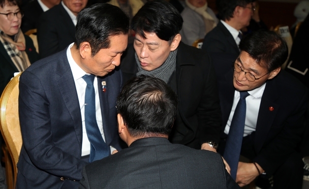 이해찬 전 총리 별세…침통한 정청래 대표