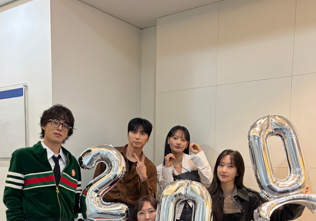 '만약에 우리', 200만 돌파…2019년 '가보통' 이후 멜로 최고 흥행작