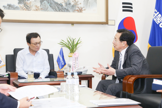 "중소기업 만남 요청에 한번도 거절하지 않은 분" 中企계 이해찬 애도