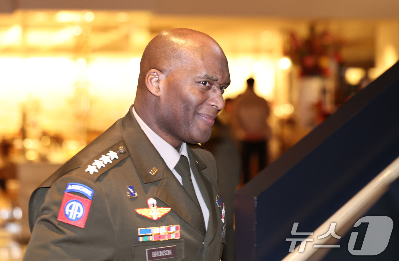 (서울=뉴스1) 최지환 기자 = 엘브리지 콜비 미국 국방부 정책담당 차관과 조현 외교부 장관과의 조찬 회동에 동석한 제이비어 브런슨 주한미군사령관이 26일 오전 서울 종로구 포시즌 …