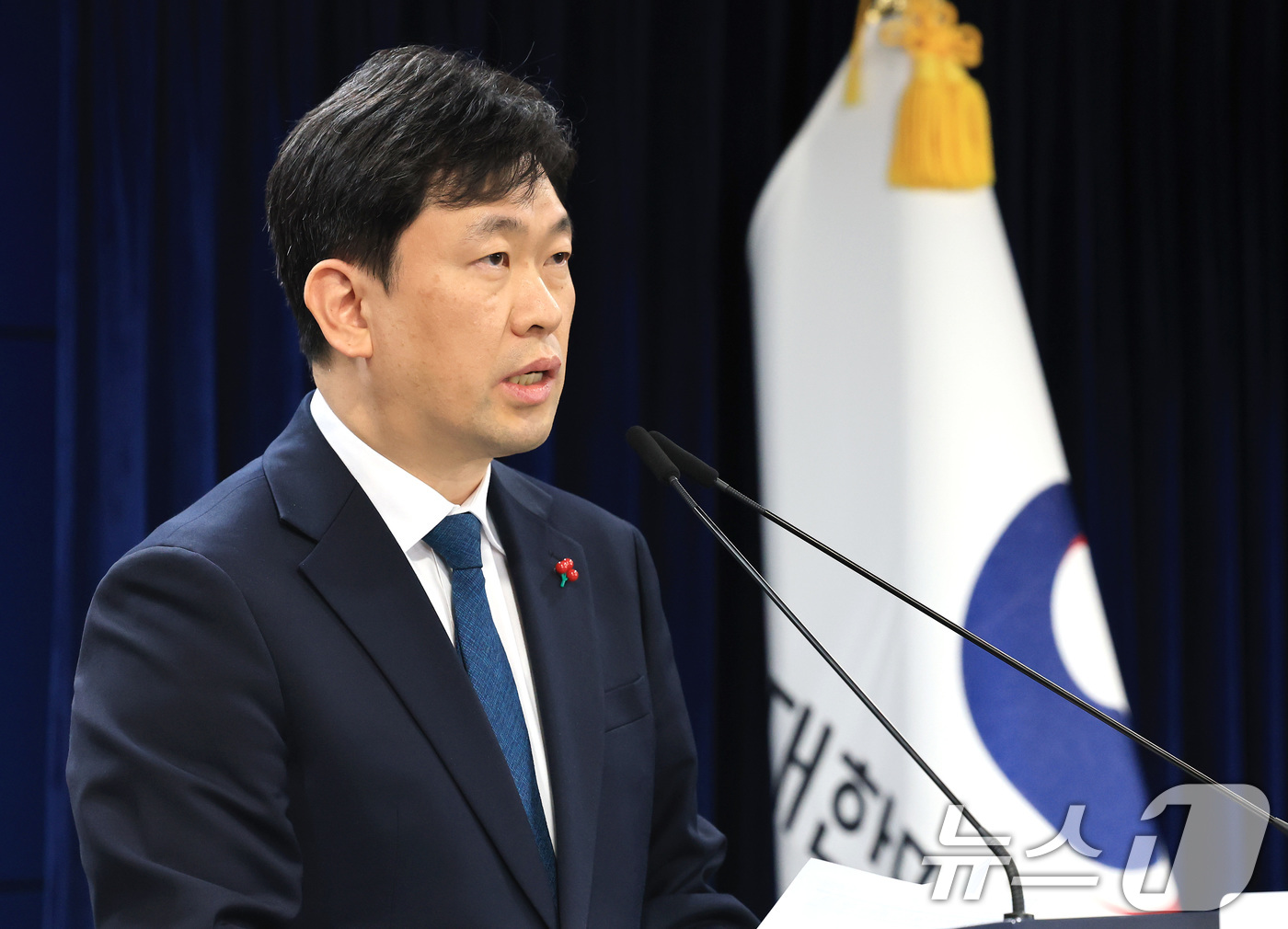 (서울=뉴스1) 임세영 기자 = 윤민호 통일부 대변인이 26일 서울 종로구 정부서울청사에서 정례 브리핑을 하고 있다. 2026.1.26/뉴스1