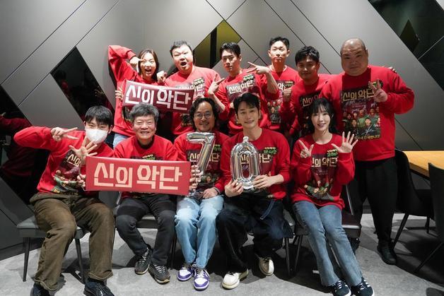 '신의악단' 스크린 열세 뚫었다…70만 돌파 값진 흥행