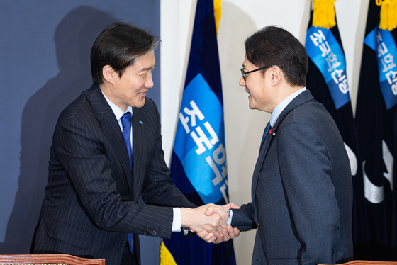 홍익표, 민주-혁신당 합당 관련 "논의 잘되길 지켜볼 것"(종합)