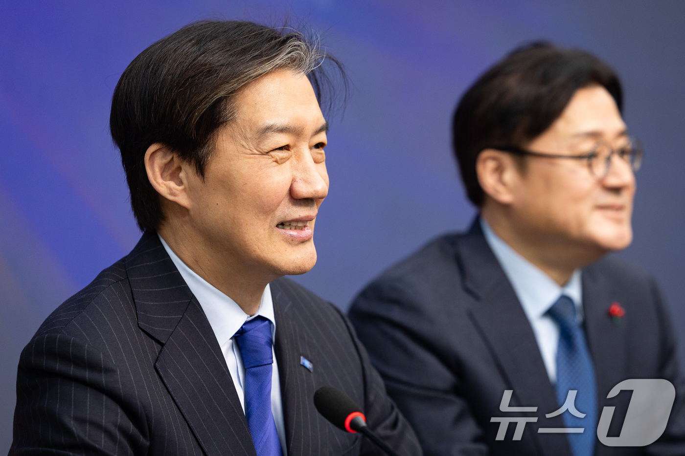 (서울=뉴스1) 유승관 기자 = 조국 조국혁신당 대표가 26일 서울 여의도 국회에서 홍익표 청와대 정무수석을 접견하고 있다. 2026.1.26/뉴스1