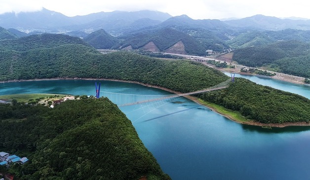 옥천 장계관광지 411m 출렁다리 가설 본궤도