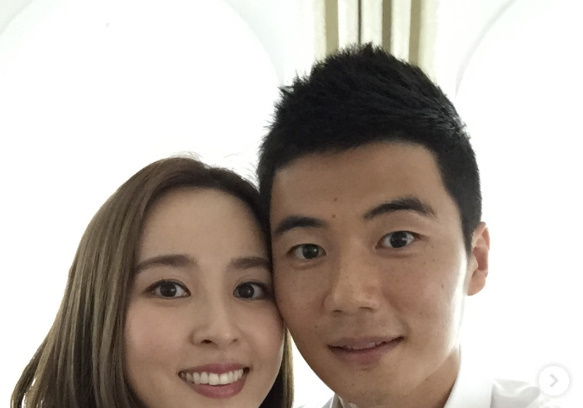 기성용, ♥한혜진과 10년 전 사진 올리며 "나이 들었지만…지금도 좋다"