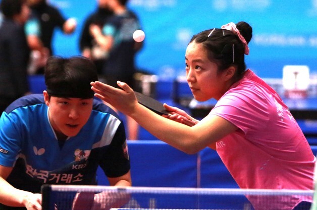 '역시 황금 콤비' 탁구 혼합복식 임종훈-신유빈, 제천서 우승