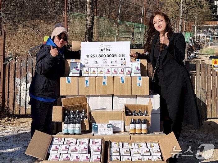 본문 이미지 - 한국반려동물영양연구소는 코리안독스에 닥터레이 제품을 기부했다(기업 제공). ⓒ 뉴스1