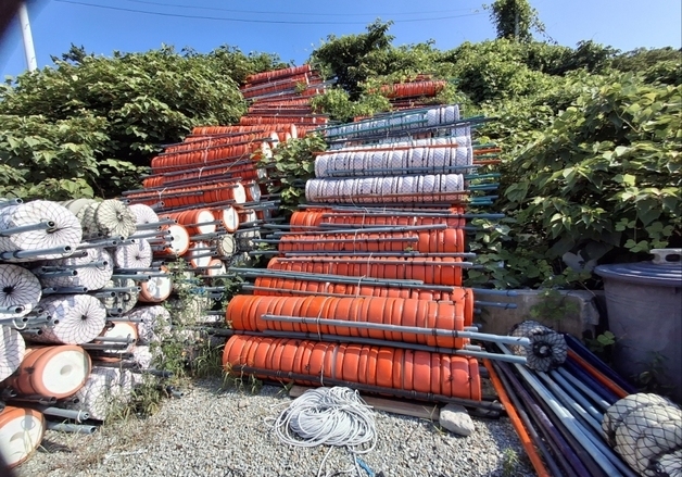 완도 친환경 부표 부정 수령한 전·현직 어촌계장 송치