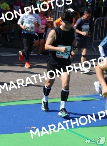 본문 이미지 - 2026 스탠다드차타드 홍콩 마라톤 풀코스를 달리는 기자. 2026.1.18/뉴스1 ⓒ News1 