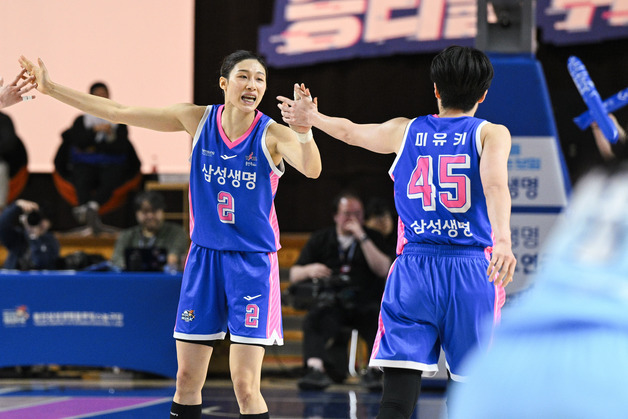 여자농구 삼성생명, 신한은행 꺾고 3연승…4위와 0.5게임 차 '바짝'