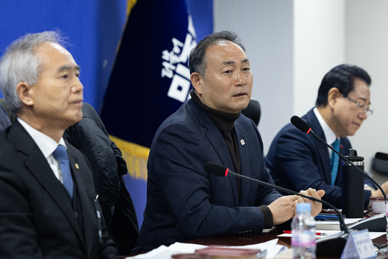 발언하는 김원이 민주당 전남도당위원장