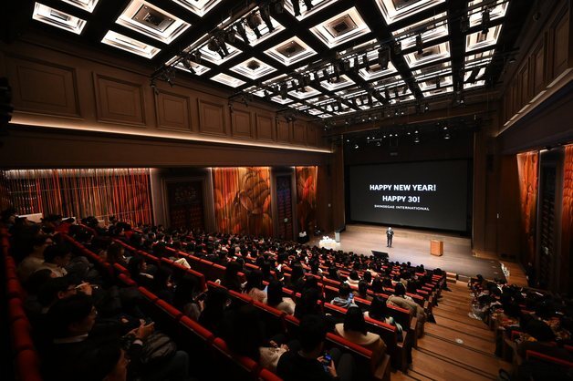 김덕주 신세계인터 대표 "3I 중심 조직으로 패러다임 전환…신성장 만들자"