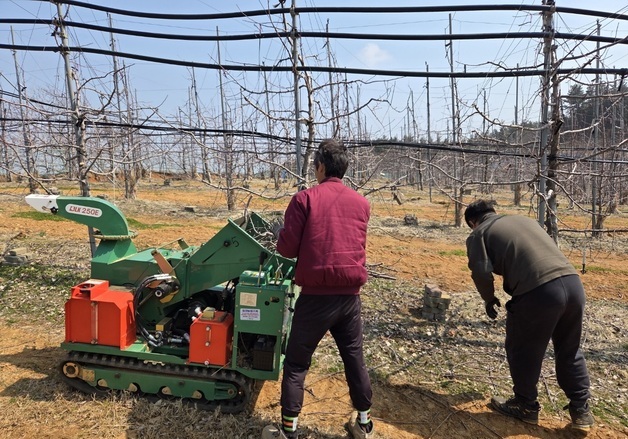 태안군, 영농부산물 소각 대신 '파쇄' 권장