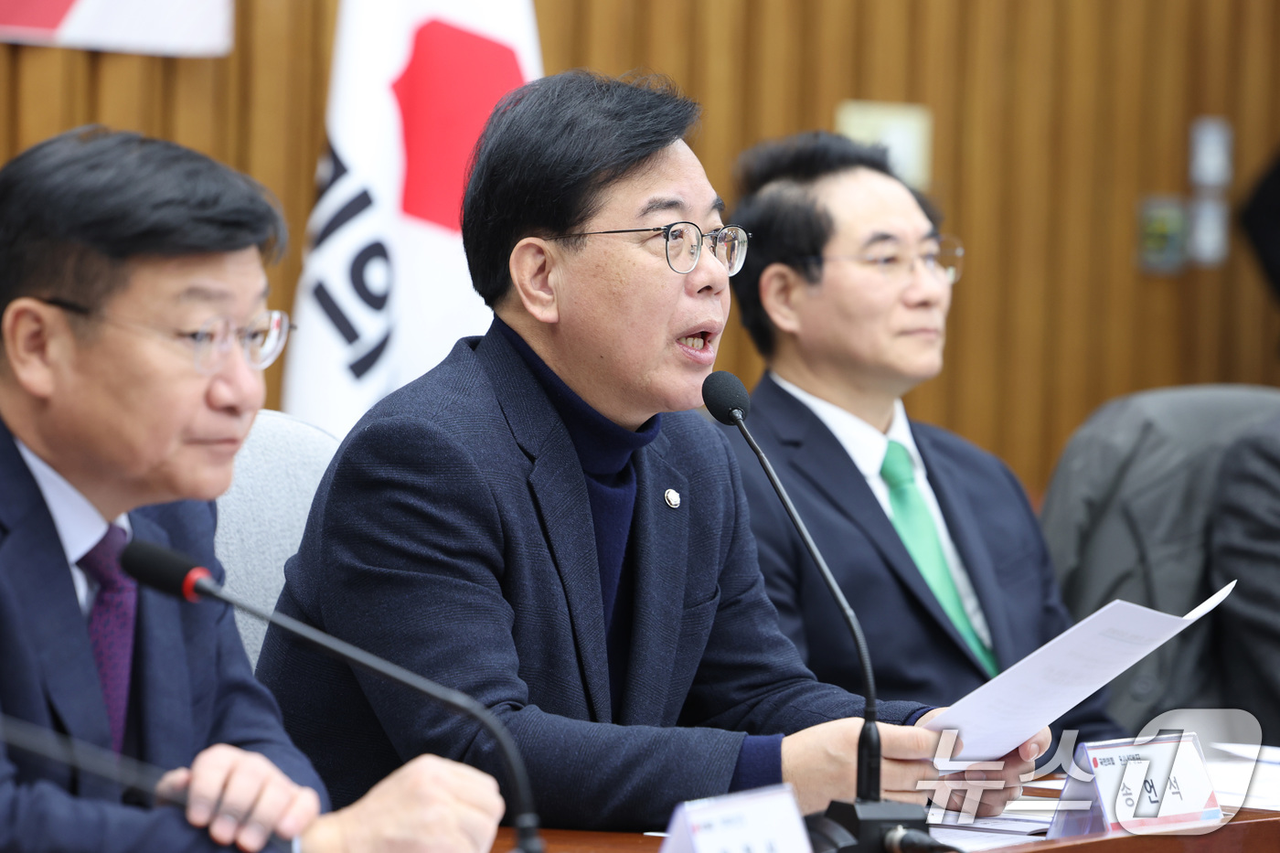 (서울=뉴스1) 신웅수 기자 = 송언석 국민의힘 원내대표가 27일 서울 여의도 국회에서 열린 통일교 게이트·공천뇌물 특검법 토론회에서 발언하고 있다. 2026.1.27/뉴스1