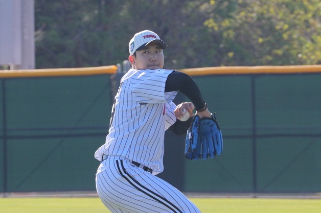 몸 잘 만든 손주영, LG 캠프 불펜 피칭 1등…"2주 빠른 페이스"