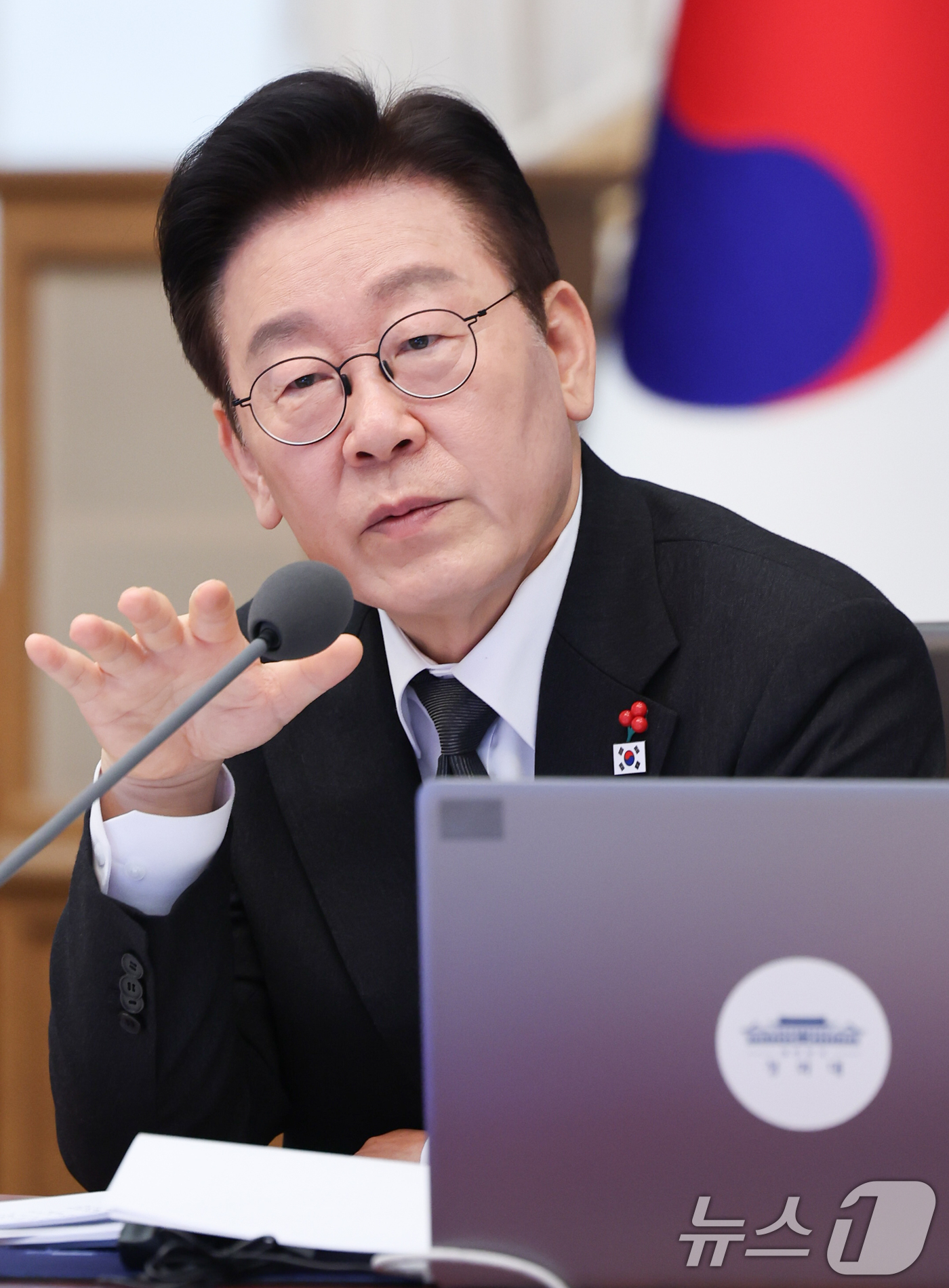 (서울=뉴스1) 이재명 기자 = 이재명 대통령이 27일 청와대에서 열린 국무회의에서 발언하고 있다. 2026.1.27/뉴스1