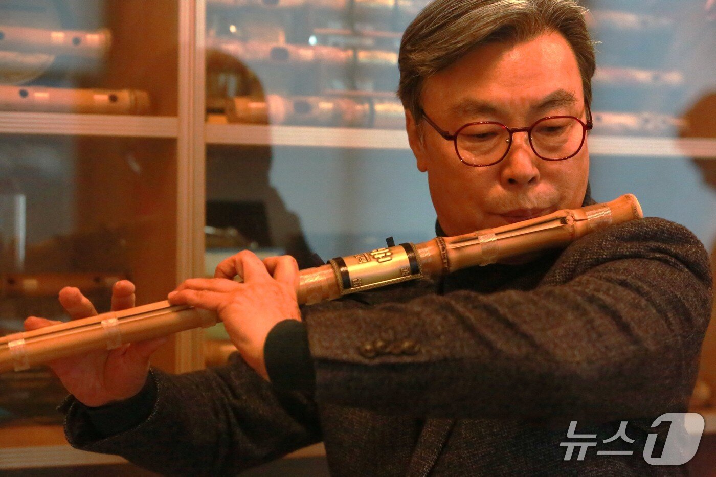 본문 이미지 - 문동옥 대금 국가기능전승자가 신라의 국보 만파식적 대금을 연주하고 있다./2026.1.27 ⓒNews1 /뉴스1 손도언 기자  