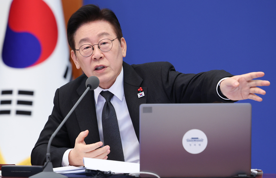 李대통령 "국회 입법 속도 너무 느려, 일할 수 없는 상태"