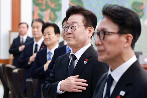 이재명 대통령, 국무회의 국민의례