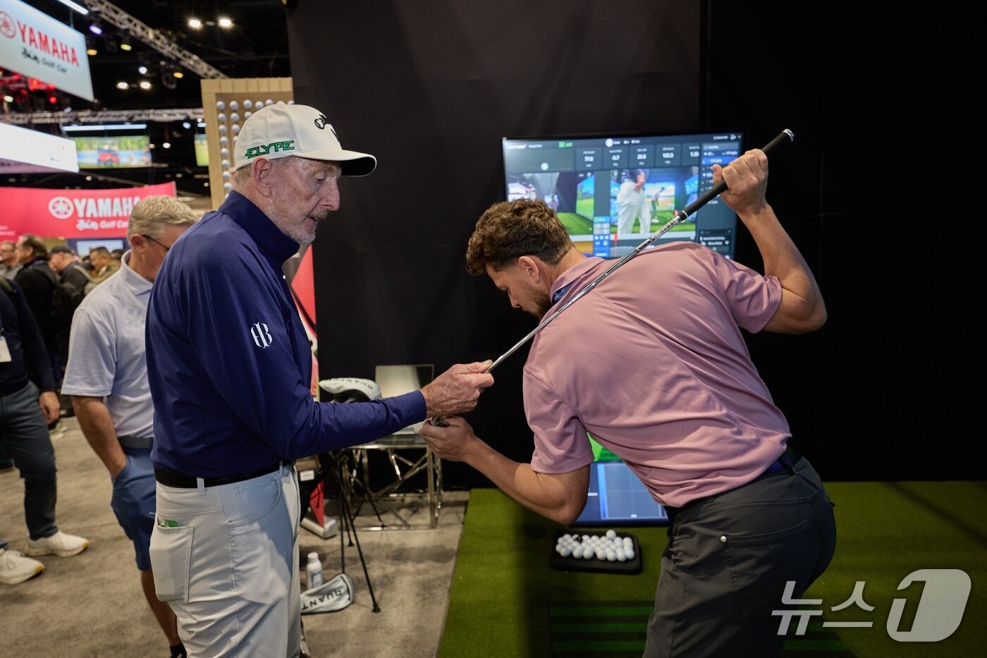본문 이미지 - GDX맥스를 통해 강습하는 데이비르 레드베터의 세션.(골프존 제공)