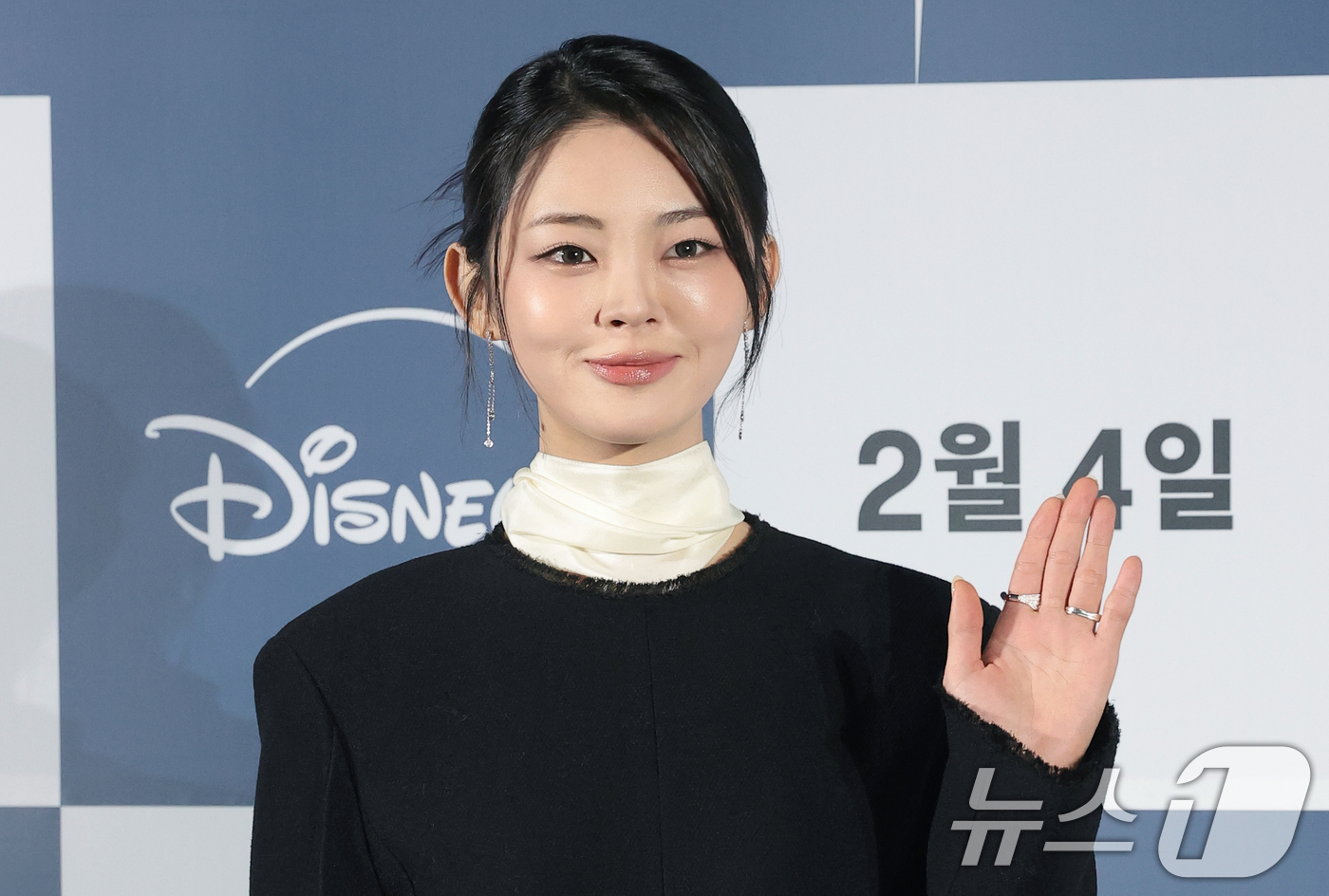 (서울=뉴스1) 권현진 기자 = 배우 정소리가 27일 서울 용산구 CGV용산아이파크몰에서 열린 디즈니+ 오리지널 시리즈 '블러디 플라워' 제작발표회에서 포즈를 취하고 있다.'블러디 …
