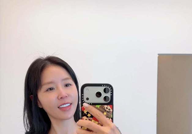 신지, 문원과 5월 결혼 앞두고 더 물오른 미모…흑발 염색 [N샷]