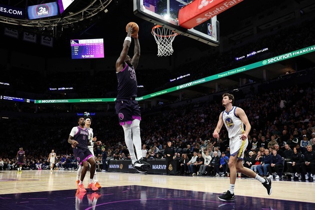 에이스 커리 있고 없고 차이…골든스테이트, 미네소타에 83-108 완패