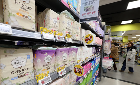이재명 대통령 지적에 생리대 업계 중저가 카드 꺼내