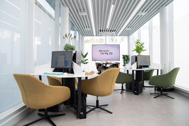 구미시, 원거리 근무 직원 위한 '스마트 워크센터' 개소