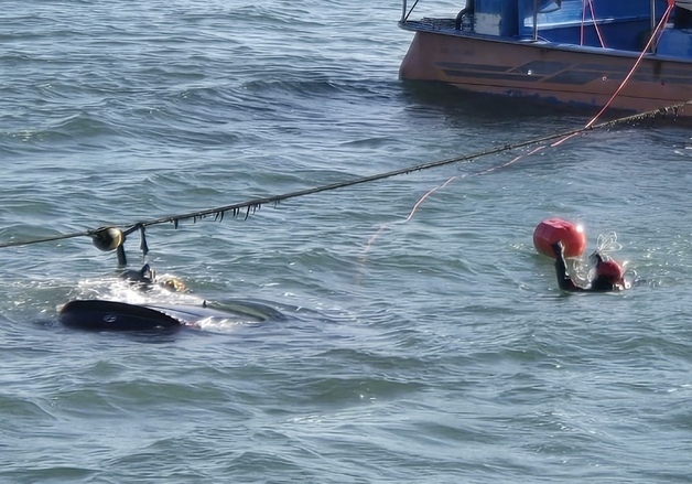 안산 메추리섬 선착장서 승용차 바다 추락…30대 심정지
